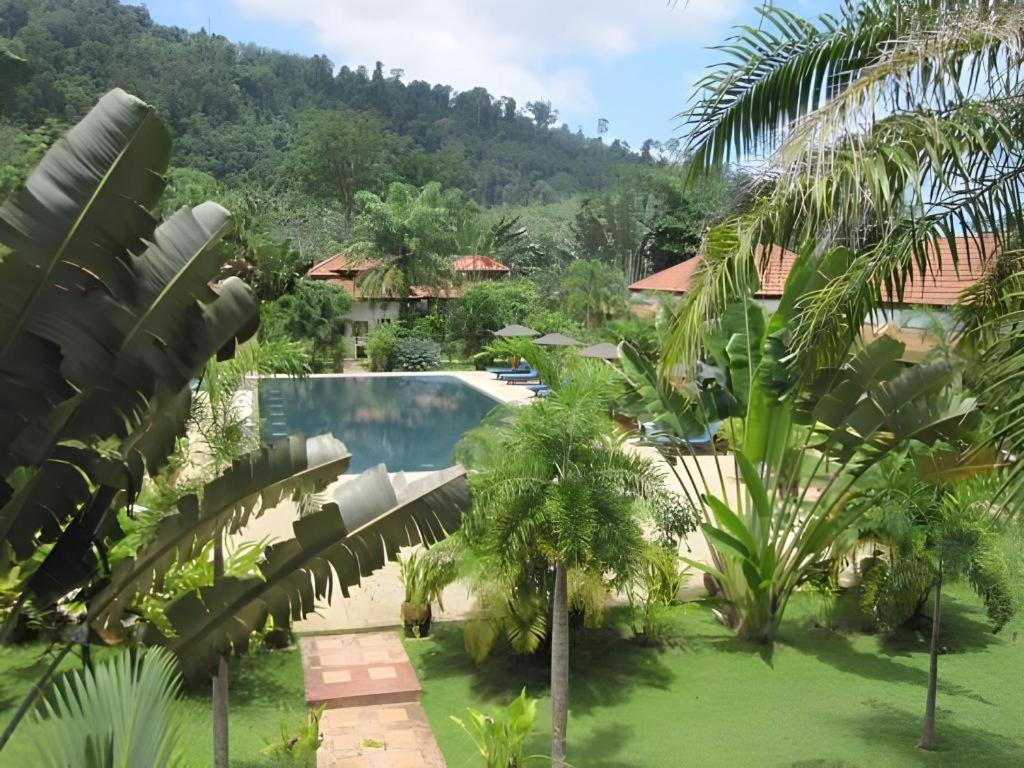 Khaolak Palm Hill Resort Khao Lak Exterior photo